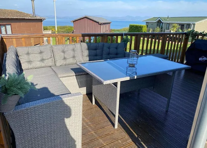 42 Pine Lodge & Sea Views