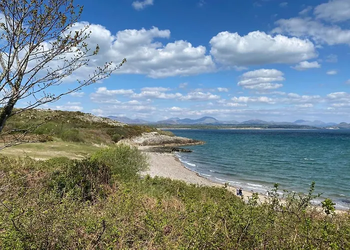 42 Pine Lodge & Sea Views
