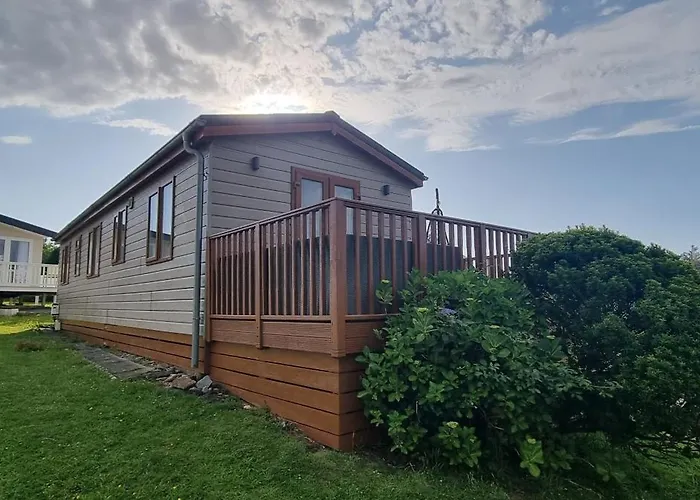 42 Pine Lodge & Sea Views